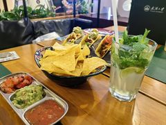 炸玉米片配牛油果-HFFOUSA TACO弗萨塔可墨西哥餐厅(颐堤港店)