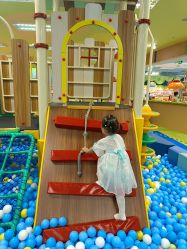 -莫莉幻想儿童乐园(武汉经开永旺店)