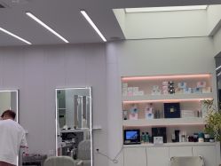 -PE SALON