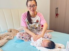 -爱贝尔高端月嫂(母婴护理)