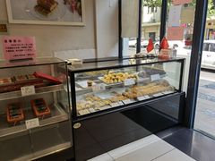 面包甜点陈列柜-上海哈尔滨食品厂(淮海中路店)