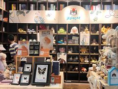 -钟书阁(松江泰晤士小镇店)