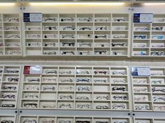-诺柯视眼镜-蔡司依视路官方工厂店(淞南一店)