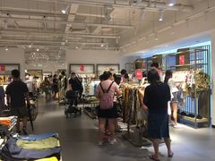 -URBAN REVIVO(北京斯普瑞斯奥特莱斯店)