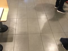 -麦当劳(轻轨曹杨路店)