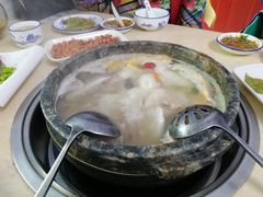 -墨脱石锅椰子鸡•香草鸭•东山羊(大东海店)