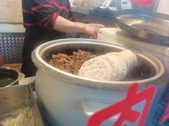 鸭肉夹饼-烤鸭肉夹馍鸭汤店