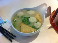 至潮鱼蛋片头河-翠华餐厅(山顶道店)