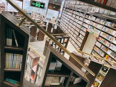 -钟书阁(群光广场店)