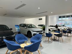 -上海冠松上汽大众4S店