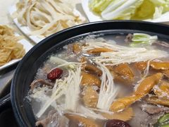 -九寨特色牦牛肉汤锅 羊肉汤锅