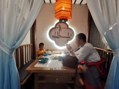 -荷塘秋月·本帮江浙菜(国权路店)