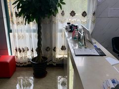 -茂菊口腔连锁(浦东南路店)