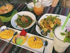 -Tikky Cafe