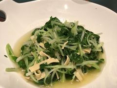 豆皮炒鸡毛菜-十里弄堂(K11店)