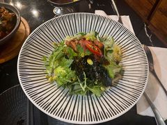 台式香肠配辣味鱼腥草沙拉-Let's Taipei 非常烘焙(太古里店)