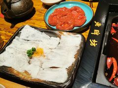 -老牌坊云南鱼豆花火锅(爱建店)