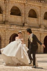 -现代经典婚纱摄影