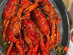 -肥肥虾庄·金牌油焖大虾(汉街SKP店)