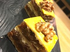 巴哈拉瓦-大巴扎的姑娘(荣盛时代广场店)