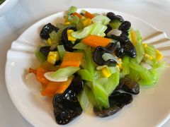 小木耳玉米炒西芹-日昌餐馆(亦庄店)