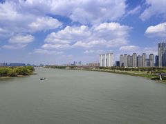 -南京眼步行桥