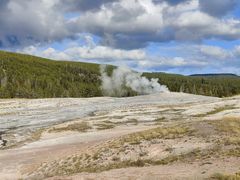 -老忠实间歇泉