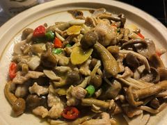 -燕兵眉州肥肠鱼饭店