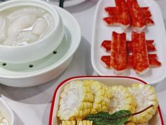 -洪氏嗨捞·广东猪肚鸡·椰子鸡火锅(西咸万象城店)