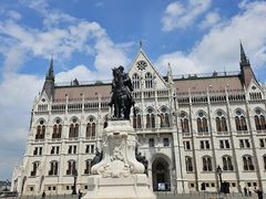 -多瑙河畔鞋履雕塑