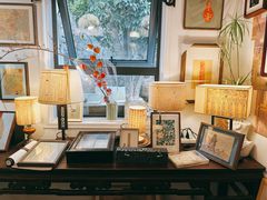 -邊城書店