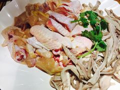 -洪氏嗨捞·广东猪肚鸡·椰子鸡火锅(西咸万象城店)