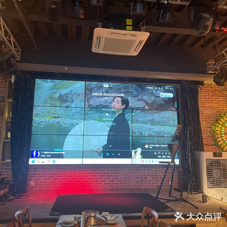 椰皇：绝对的新宠，一口一个，好吃又解渴。