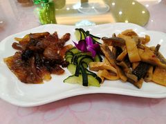 海蜇头拼鱼唇-同君福大酒楼(紫新路店)