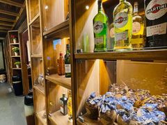 面包甜点陈列柜-情满四合院·小酒馆(后现代城店)