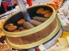 小海标准-日进一片海.生腌海鲜火锅.宵夜烧烤(三里屯总店)