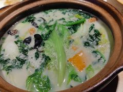 鱼汤杂菜煲-粤凤佬