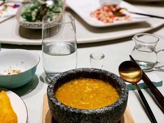 蟹粉豆腐煲-蝶园·装修中(BFC外滩金融中心店)