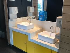-麦当劳(友谊路得来速店)