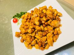 宫保鸡丁-金牌餐厅·天津菜·八珍豆腐·老爆三(瓷房子店)