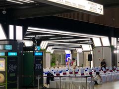 -虹桥火车站-停车场