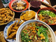 张飞牛肉粉-爆炸头阿姨小四川正宗川味小吃(无任何分店)