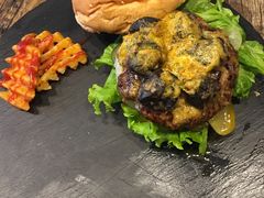 -HIGH FIVE哈福手工汉堡(桂林路店)