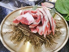 -臻牛烤肉