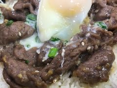 窝蛋牛肉煲仔饭-红星光发煲仔饭(大石街店)