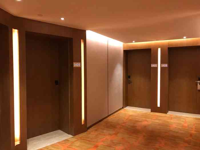 澳门骏龙酒店-"澳门真的是每家酒店都有赌场啊,这家房间很.