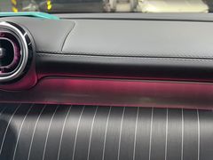 -上海星瀚奔驰4S店(红柳路店)