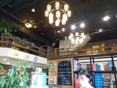 -第三空间·趣味桌游·轰趴.室内CS.剧本杀(大武汉1911店)