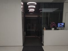 -卡罗酒店(东门晒布地铁站店)