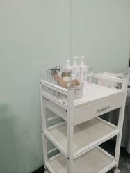 -苗方清颜专业祛痘·皮肤管理